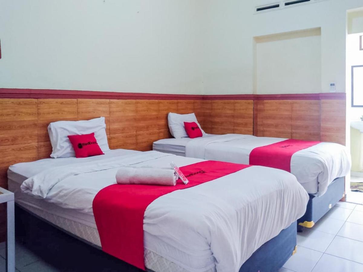 Reddoorz Syariah At Griya Soeratin Pacitan Hotell Eksteriør bilde