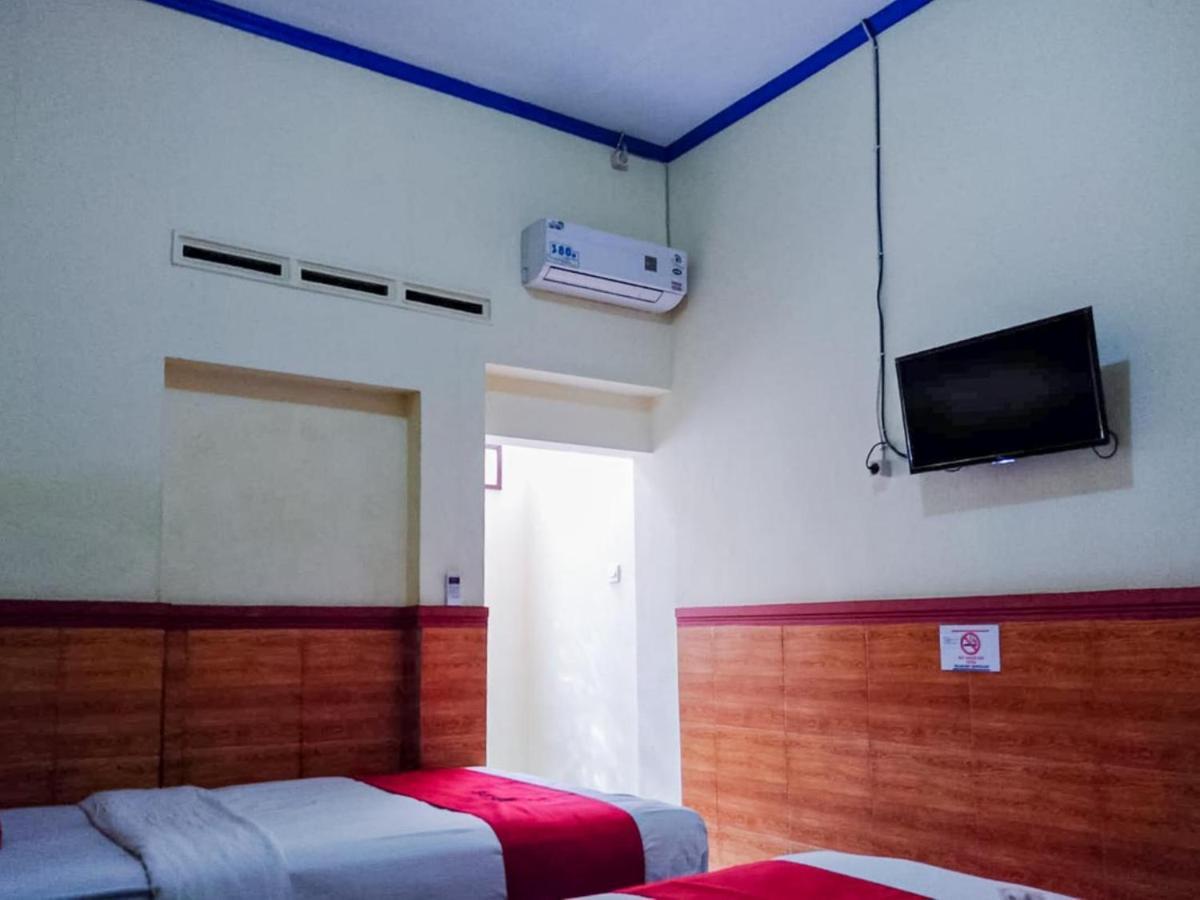 Reddoorz Syariah At Griya Soeratin Pacitan Hotell Eksteriør bilde