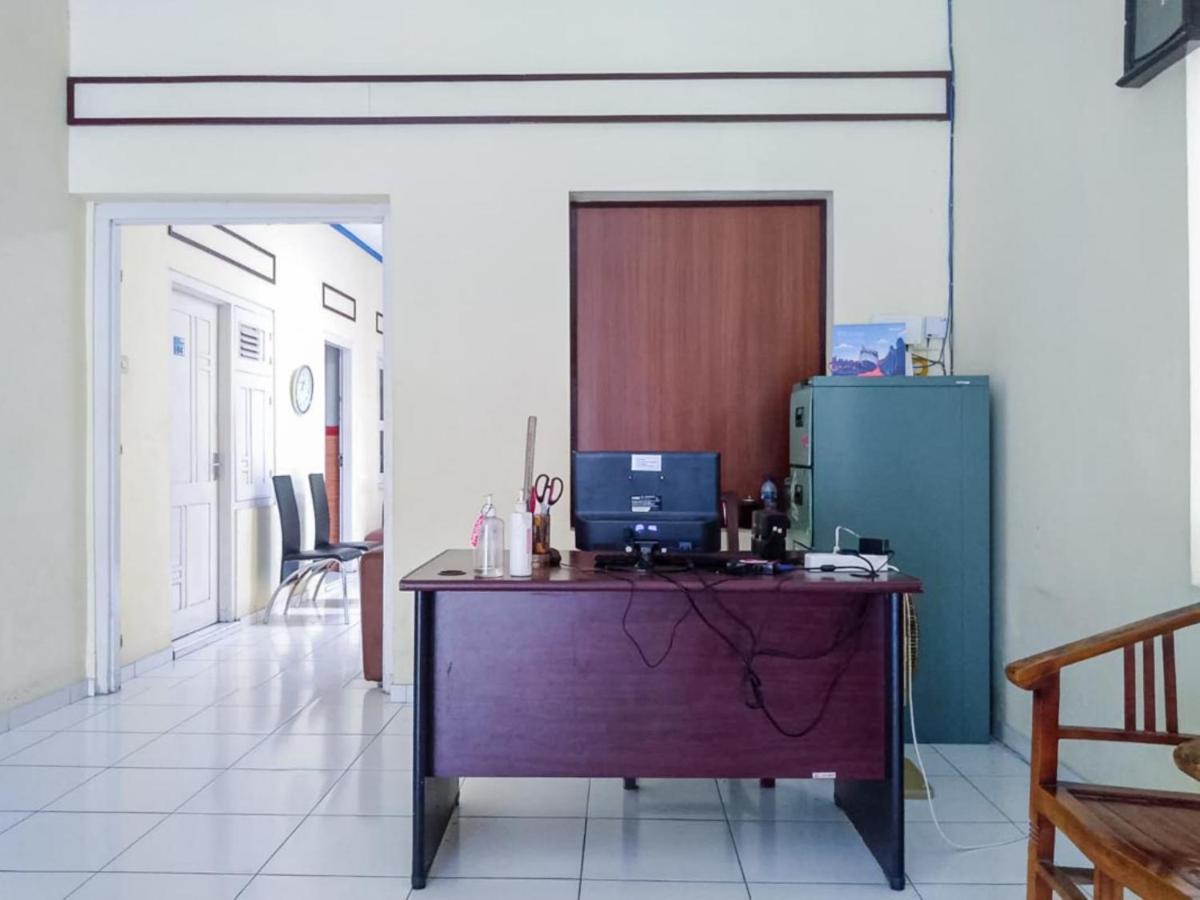 Reddoorz Syariah At Griya Soeratin Pacitan Hotell Eksteriør bilde
