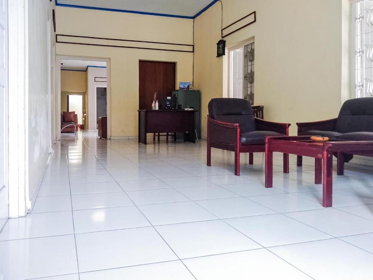 Reddoorz Syariah At Griya Soeratin Pacitan Hotell Eksteriør bilde