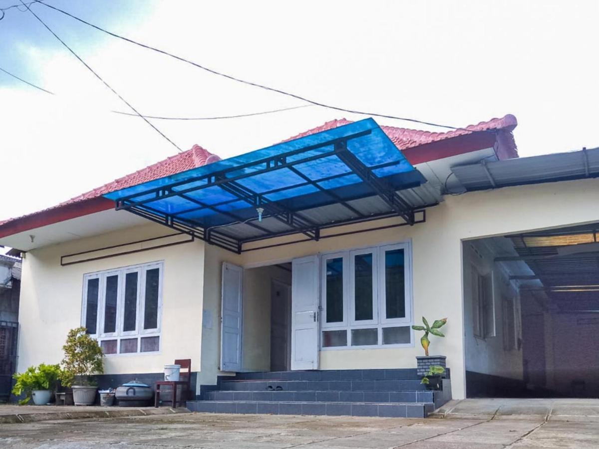 Reddoorz Syariah At Griya Soeratin Pacitan Hotell Eksteriør bilde