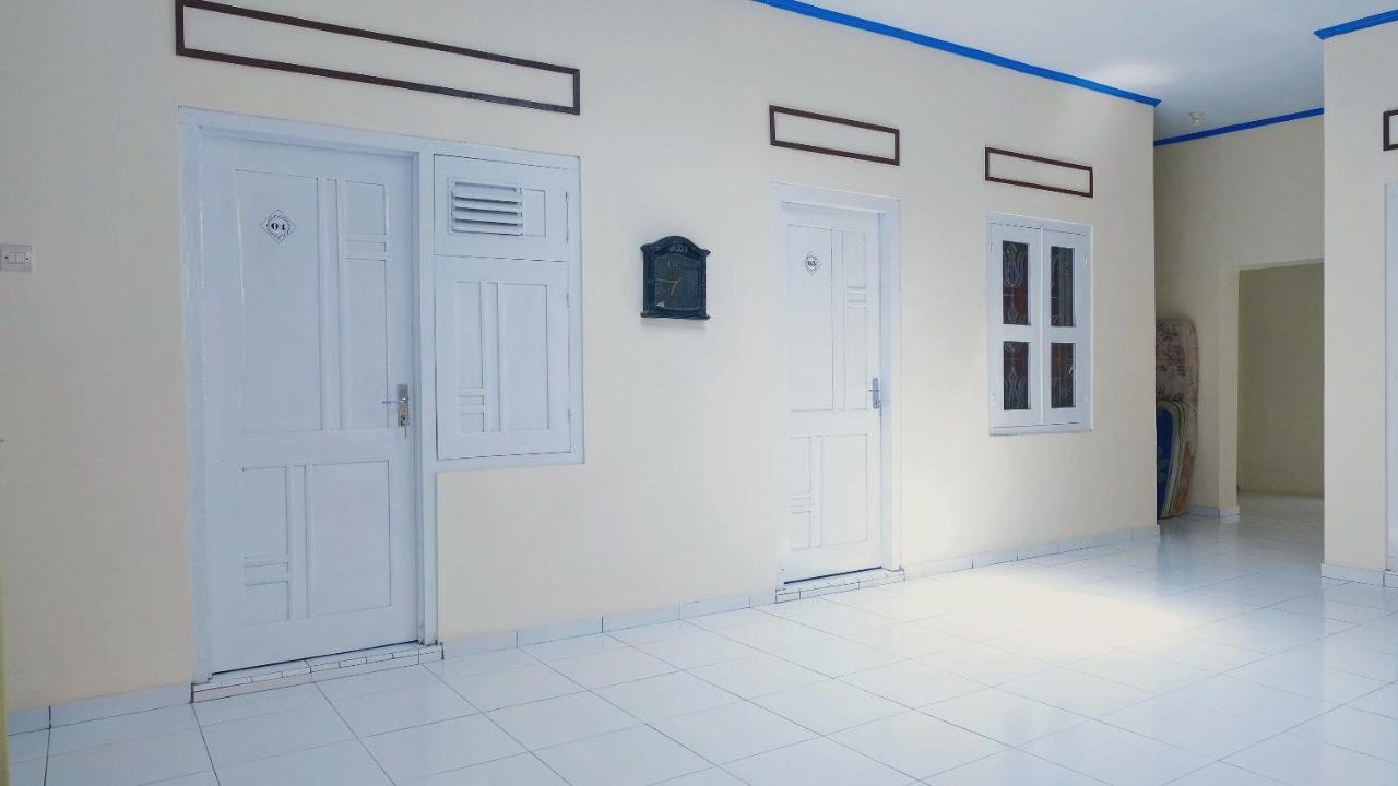 Reddoorz Syariah At Griya Soeratin Pacitan Hotell Eksteriør bilde