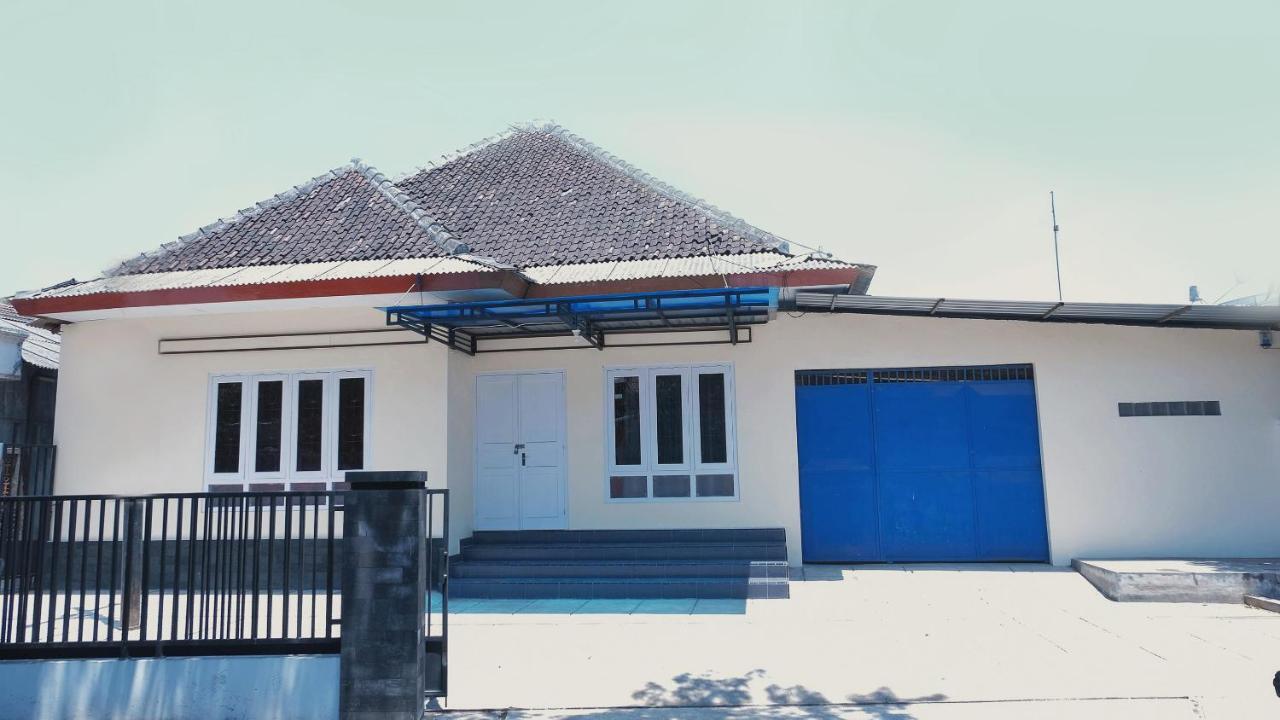 Reddoorz Syariah At Griya Soeratin Pacitan Hotell Eksteriør bilde